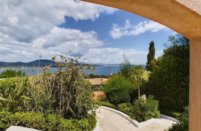 Enchanting Studio + pool St Tropez