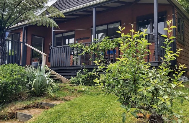 Endeavour Inlet Paradise- Expansive sea views in sunny, private setting