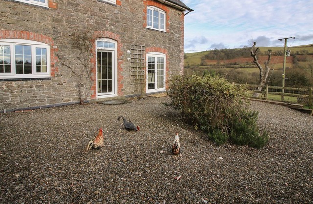 ENGLAND SHELVE FARMHOUSE, pet friendly in Bishop's Castle