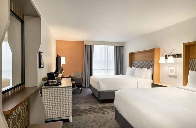 Enjoy a Hassle-Free and Suiting Stay! 3 Family-friendly Units! Indoor Pool