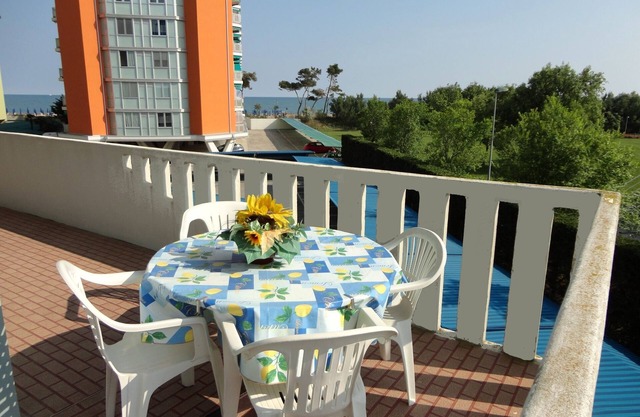 Enjoy a cozy apartment with large terrace