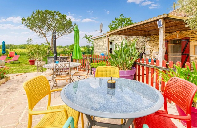 Enjoy a relaxing and pleasant vacation in this tasteful and individual apartment.