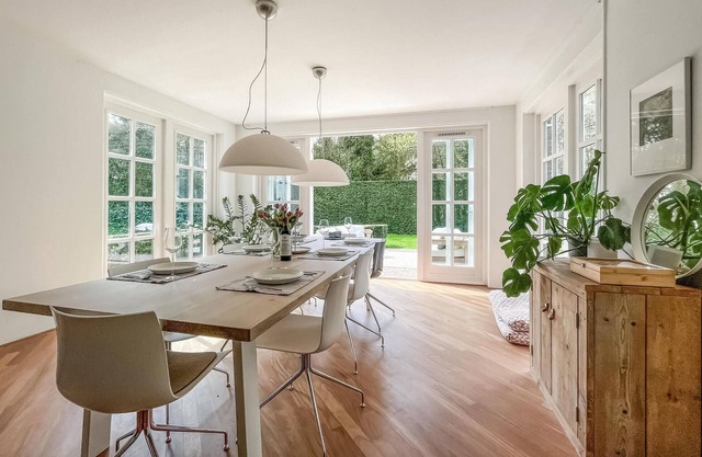 Enjoy a varied vacation in this exclusive vacation home.