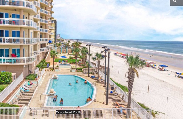 Enjoy an amazing Beach Holiday in Daytona Beach Shores w/5 Star amenities!