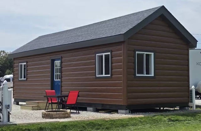 Enjoy cabin #65 at Heritage Acres Park with swimming, splash pad & more!
