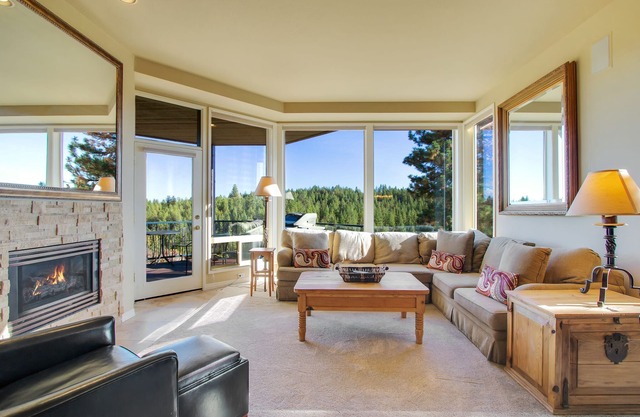 Enjoy Deschutes River Views from Beautiful 1-Bedroom Mt. Bachelor Village Condo!