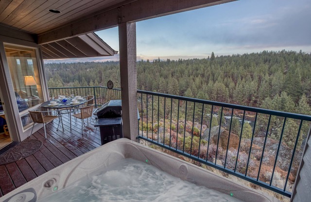 Enjoy Deschutes River Views from Beautiful 2-Bedroom Mt. Bachelor Village Condo