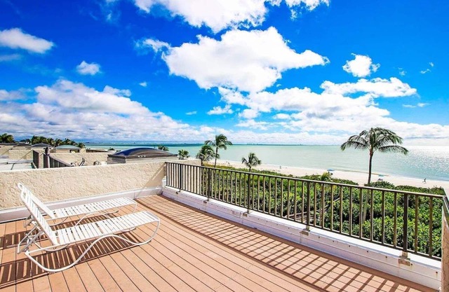 Enjoy Endless Views - Beachfront 2/2 Condo On Sanibel Island - Compass Point #163