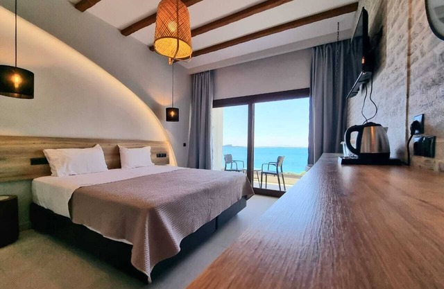 Enjoy Lichnos Bay Village, Camping, Hotel & Apartments