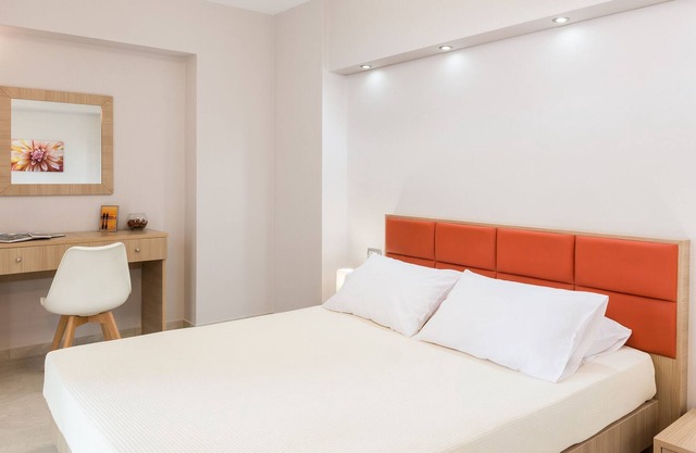 Enjoy Summer from a lux flat steps to Sandy Beach