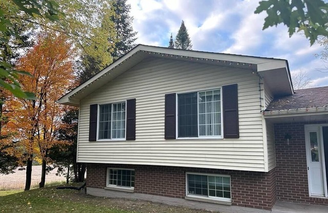 Enjoy the Full House, 3 bedroom, 3 queen bed+1sofa Bed