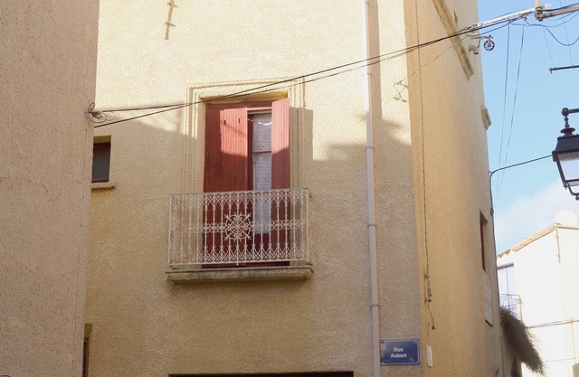 Enjoy the Mediterranean flair of the old town of Marseillan - South of France