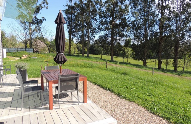 Enjoy the peace and harmony of Nz country. A sunny well appointed holiday appt.