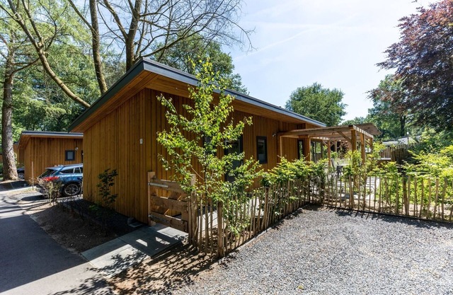 Enjoy the tranquility and nature from the hottub