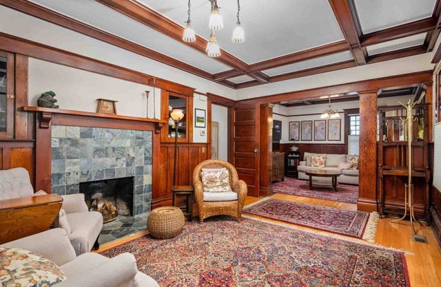 Enjoy this comfortably furnished, historic Craftsman home just 1 block from downtown McMinnville