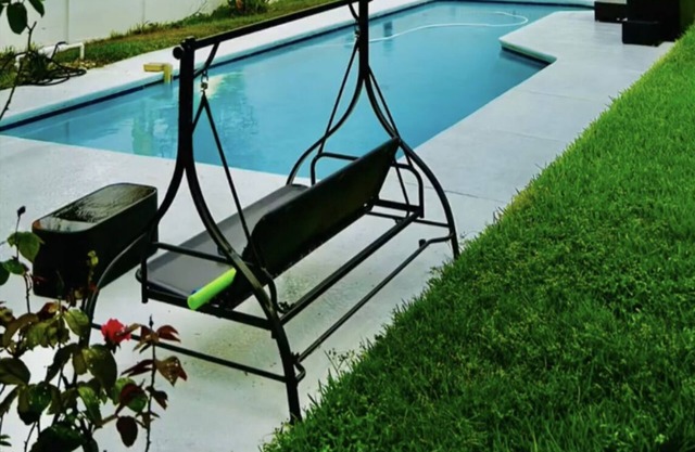 Enjoy this Little paradise detached guest house with your loved ones! pool, Dock