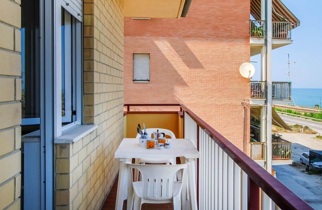 Enjoy your vacation on the beach of Tre Camini and explore the surroundings.