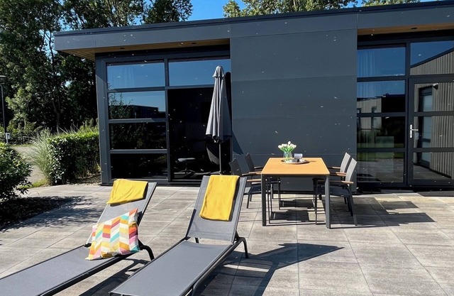 Enkhuizen on the Ijsselmeer Chalet226