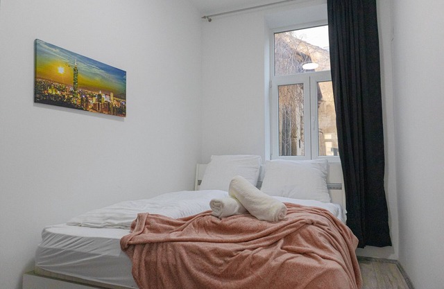 Enkplatz U3- Affordable 5BR shared Apt.