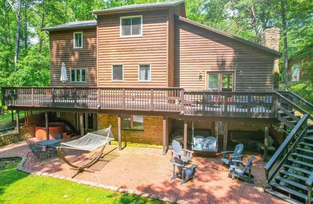 Ensconced in natural beauty. The Ridge. Pet Friendly! Game Room!