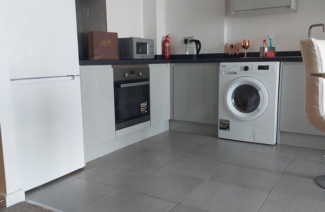 Ensuite Double Bedroom (live in landlord)