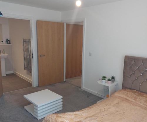 Ensuite Double Bedroom, Live in landlord