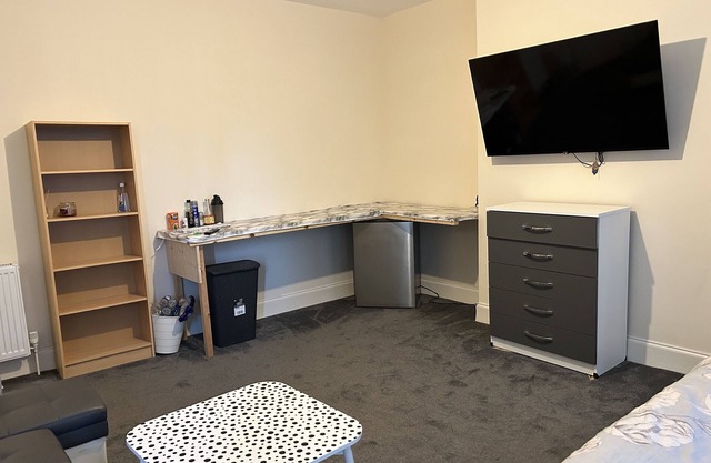 Ensuite Room with Private Bathroom at Walsall