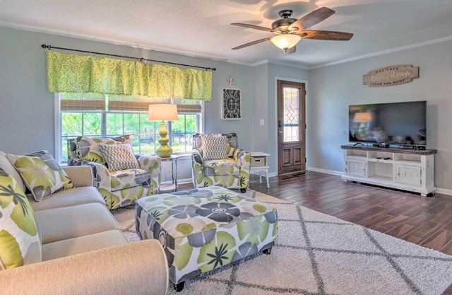 Enterprise Abode Near Dining & Attractions!