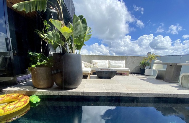 Entertainers penthouse with private pool and hot tub