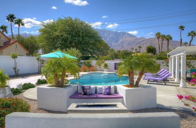 ENTERTERTAINERS DREAM BACKYARD