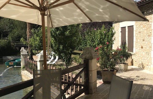 ENTIRE HABITATION IN OLD MILL "Moulin Peyrou"