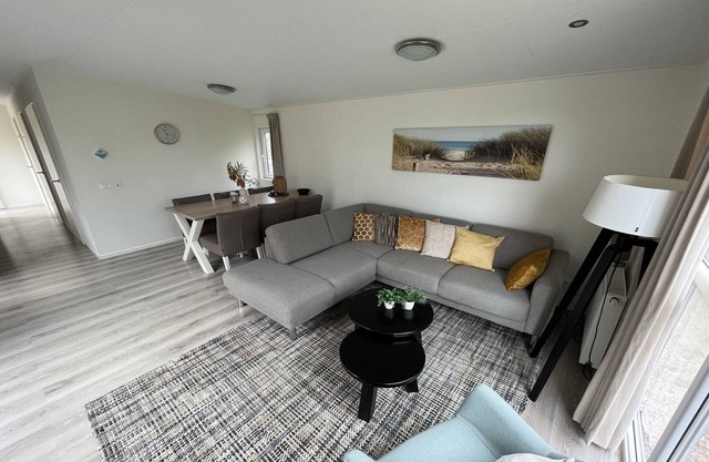 Enticing chalet Beachside