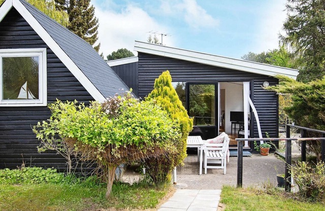 Enticing Holiday Home in Føllenslev with Barbecue