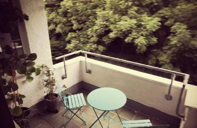 Entire 1 bedroom apartment with private balcony close to city