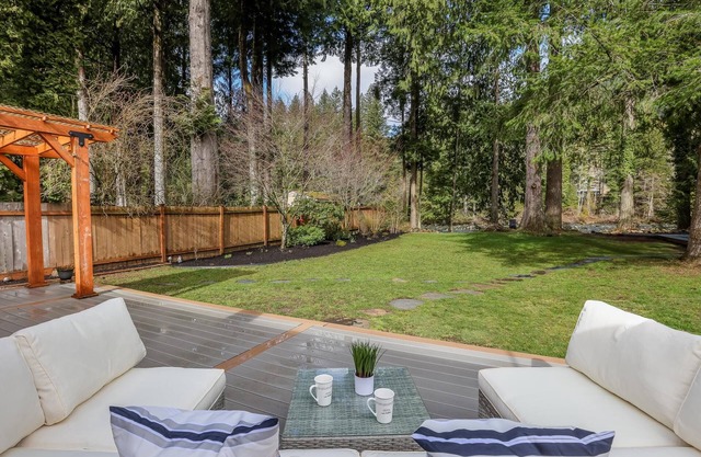 Entire 3 Bedroom Home On The Snoqualmie River