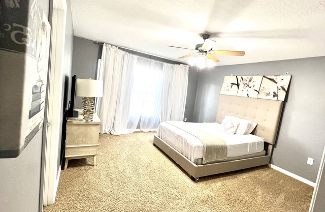 Entire 3Bedroom 2.5 Bathroom Home