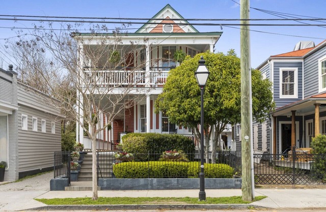 Entire 4 Bedroom Historic Charleston House