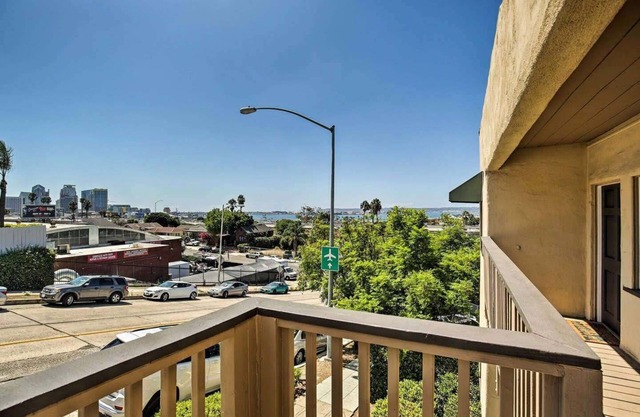 Entire Apt Building (4 Apts) Sleeps 20 I Little Italy