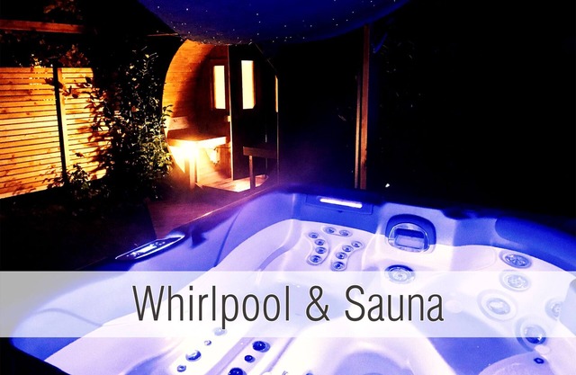 Entire cabin close to the lake with private whirlpool, sauna and fireplace. Fenced. Hütte41