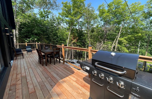 Entire chalet with Spa near lake