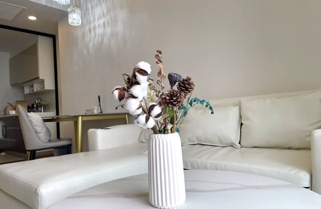 Entire Condo 5 min walk to Iconsiam/BTS Klongsan Super fast wifi