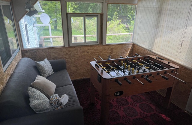 Entire cottage Retreat on the Irondale River