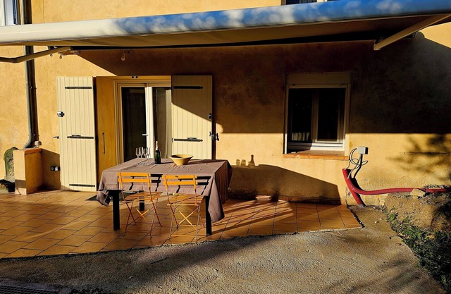 Entire house in the heart of a Provencal village: Le Mas Rion
