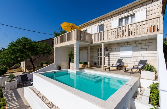 Entire holiday home "Vallis" with the pool and sea view