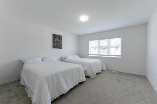 Entire Home 15 Mins From Falls perfect for 8 to 10 guests