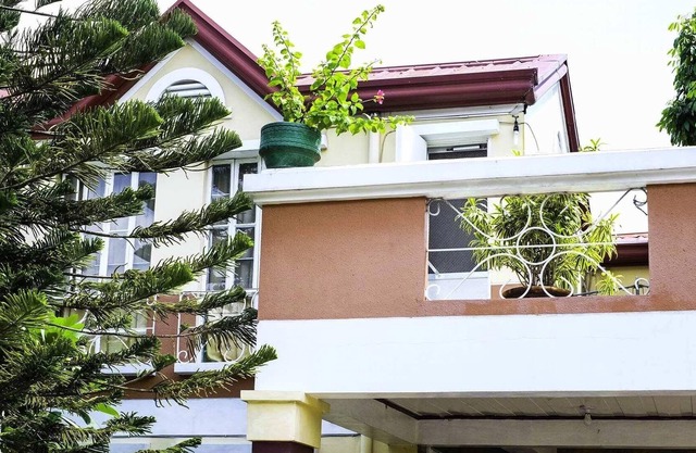 Entire Home near SM Molino and Vermosa Ayala