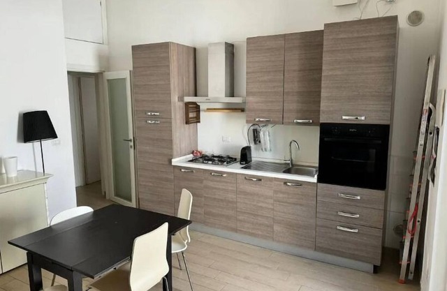 Entire home with free private parking in beautiful Bari