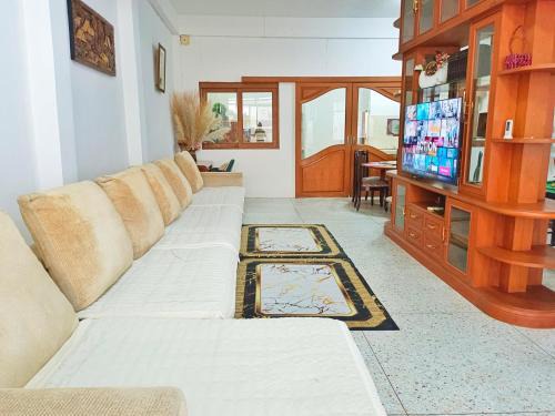 Entire House for 16 people - Walking Distance from BTS Onnut