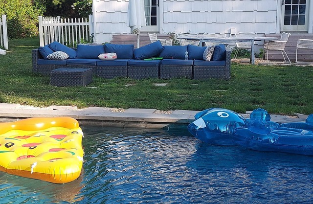 Entire House in Southampton Village, Pool, 2 Fireplaces, Walk Everywhere, Pets!