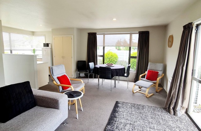 Entire House - Warm - Central and Convenient